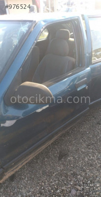 1996 model renault r19 europa 1.6 hb çıkma sol ön dolu kapı