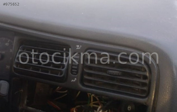 1996 renault 19 europa 1.6 hb çıkma orta menfezler