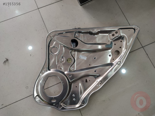 Mercedes E Serisi W212 Arka Sağ Cam Kaldırma A2127301879