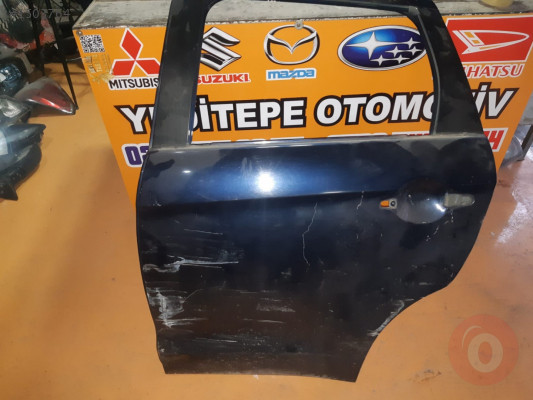 mitsubishi asx sol arka kapı