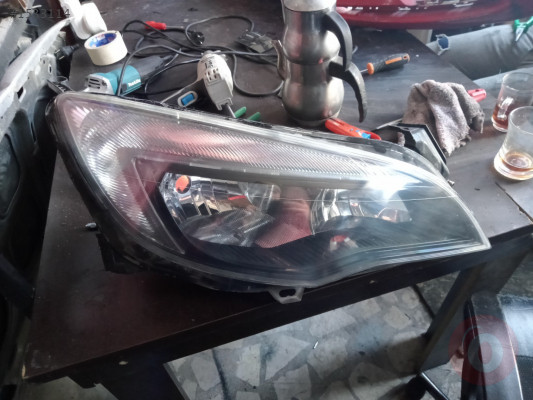 Opel Astra j sağ ön far ledsiz tırtıklı tıp 2016 çıkma parça
