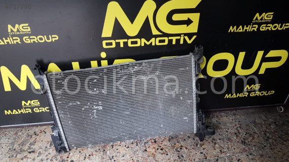 RENAULT TRAFİC 3 SU RADYATÖRÜ