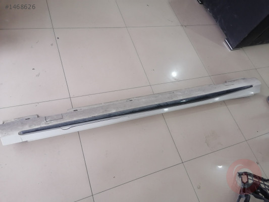 MERCEDES W176 SAĞ MARŞPİYEL