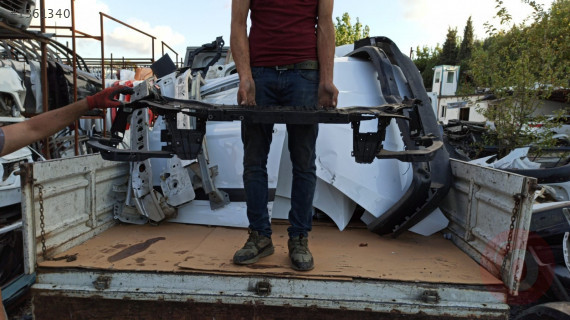 VOLVO V40 ÖN PANEL ÇIKMA ORİJİNAL 2014-18