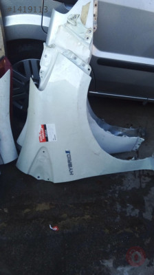 Toyota Yaris sağ Çamurluk