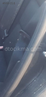 2009 peugeot 207 1.4 benzinli çıkma sol arka emniyet kemeri