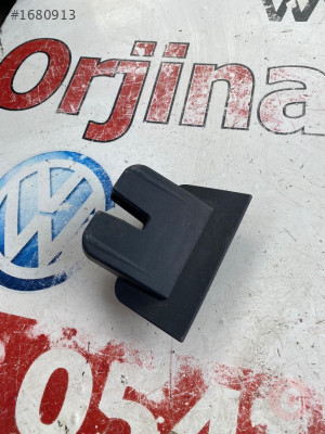8P4827520B audi A3 sportback 2010 bagaj kilidi kapağı