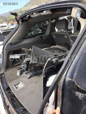 Audi Q7 Bagaj İç Plastikleri hatasız orjinal çıkma