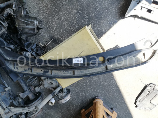Hyundai Accent Blue Ön Cam Izgarası hatasız orjinal çıkma