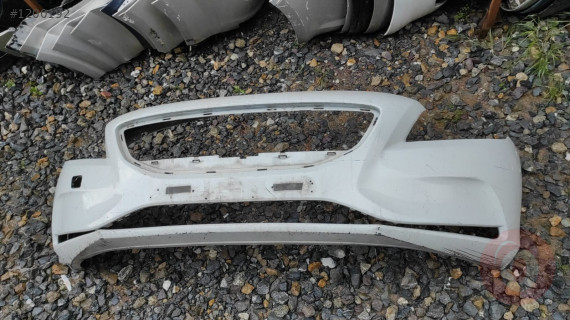 VOLVO V40 ÖN TAMPON BEYAZ ÇIKMA ORİJİNAL 2012-2016