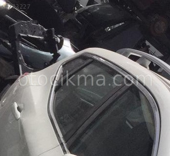 2016 Model Nissan Qashgai 1.5 Dizel çıkma sağ arka kapı camı