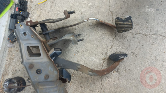 OPEL VECTRA B FREN DEBRİYAJ PEDALI. OTO ERKAN ÜNYE