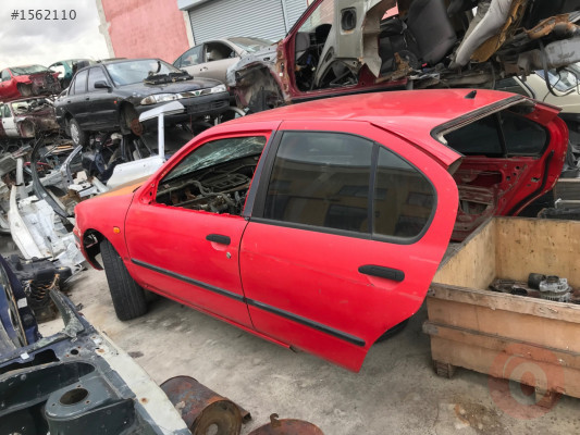 Nissan Primera sol ön kapı