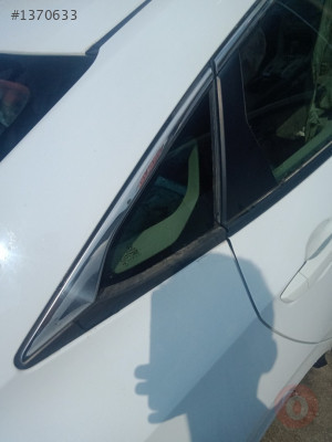 Honda Civic Sağ Arka Kelebek Camı 2016-2021