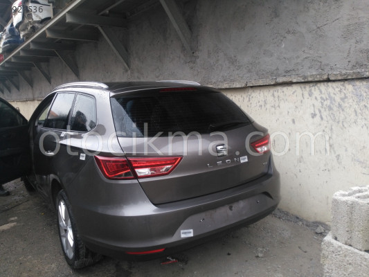 SEAT LEON SW2016 ARKA BAGAJ KAPI