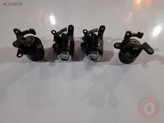 AUDİ 90 1989-93 BAGAJ AÇMA BUTONU ORJİNAL SIFIR ANAHTARSIZ