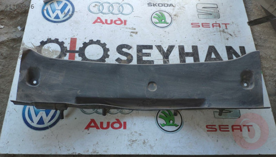 58387-02221 toyota corolla bagaj kilit kaplaması
