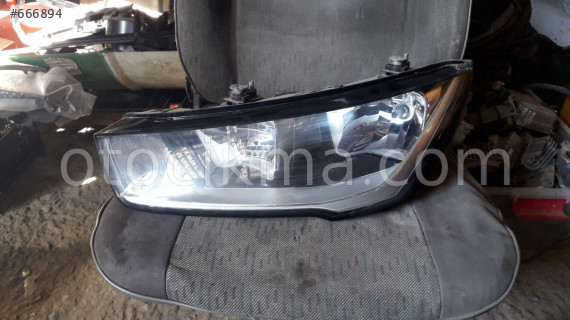 AUDİ A1 SOL FAR VE TÜM ORJINAL ÇIKMA PARÇALAR