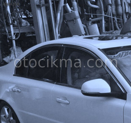 VOLVO S80 ÇIKMA SAĞ TAKIM KAPI CAMI.