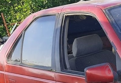 1993 model peugeot 405 çıkma sağ takım kapı camı