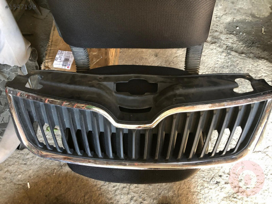 skoda rapid ön panjur ve tüm çıkma parçalar