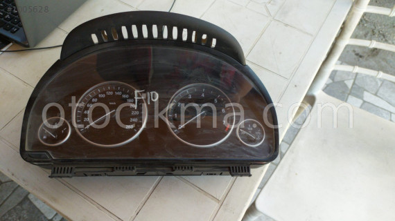 BMW F10 GOSTERGE SAATI MG OTO