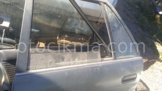 toyota corona sol arka cam