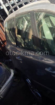 2005 VOLVO V50 ÇIKMA SAĞ ARKA KAPI