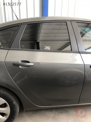 OPEL ASTRA J SAĞ ARKA KAPI HATASIZ ÇIKMA ORJİNAL