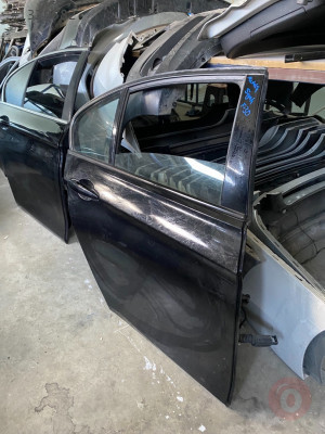 BMW F30 ÇIKMA ORJİNAL SAĞ ARKA KAPI SİYAH HATASIZ