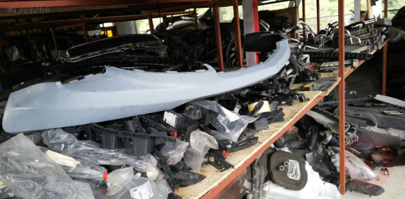 opel zafira b çıkma ön tampon alt eki.