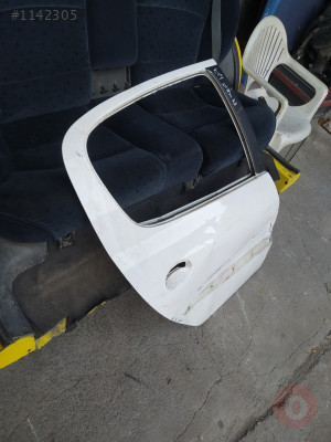 Peugeot 206 sağ arka kapı