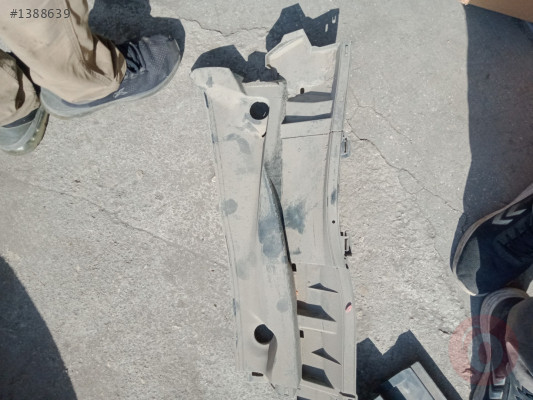 Toyota Corolla Ön Cam Izgarası Sağ 2007-2012