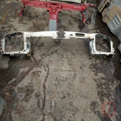 Clio 4 çıkma ön panel