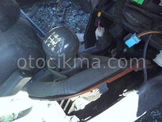 2001 VOLVO S40 ORİJİNAL VİTES TOPUZU.
