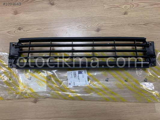 VW POLO 14-17 ÖN TAMPON PANJURU ORTA (KROMLU) 6C0853671A RYP