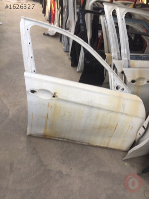 BMW f30 sağ ön kapi cikma yedek parça