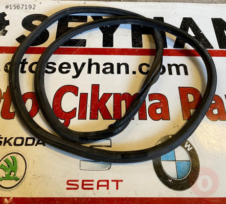 8W5833721B audi A4 B9 2017 sağ arka kapı lastiği