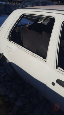 ford fiesta çıkma sağ arka kapı