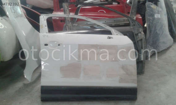 AUDİ Q2 SAĞ ÖN KAPI
