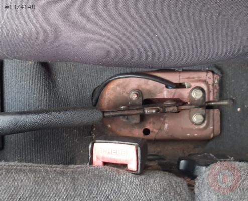 peugeot 205 1.4 benzinli çıkma emniyet kemeri girişi