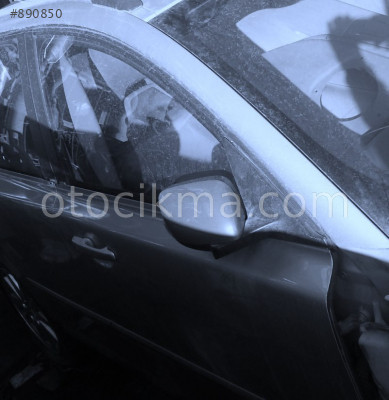 2005 VOLVO V50 ÇIKMA SAĞ ÖN KAPI.