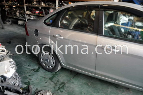 FORD FOCUS HATASIZ SAĞ ARKA KAPI