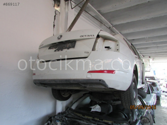 SKODA OCCTAVİA ÇIKMA ARKA TAMPON