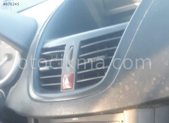 2009 model peugeot 207 1.4 çıkma orta menfezler