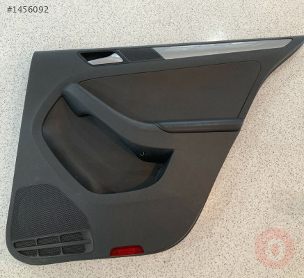 VOLKSWAGEN JETTA 11-14 SAĞ ARKA KAPI DÖŞEMESİ 5C6867212J