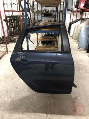 OPEL ASTRA J SAĞ ARKA KAPI ÇIKMA ORJİNAL