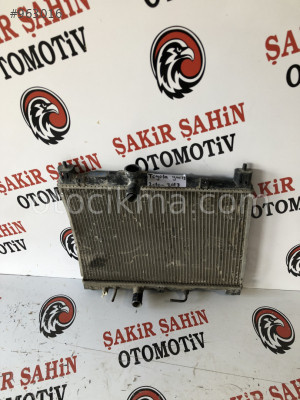 toyota yaris su radyatörü çıkma