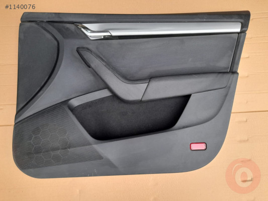 SKODA OCTAVİA 13-17 KAPI DÖŞEMESİ SAĞ ÖN (SİYAH) 5E1867012
