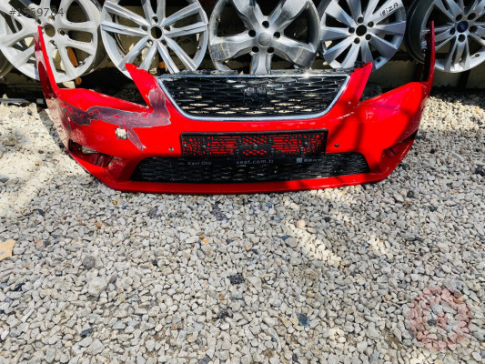 Seat leon ön tampon kırmîzı renk